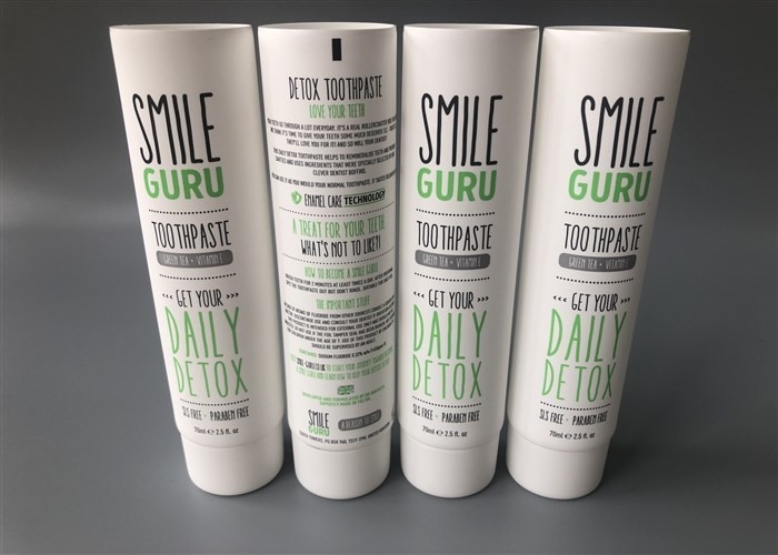 White Matt Tube Plastic Cosmetic Packing 4c Offset Print ISO 9001 Certification